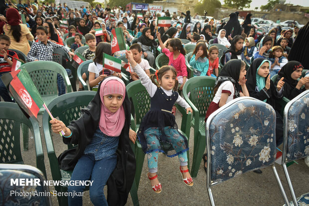 Iranians, Afghans celebrate unity in Shiraz