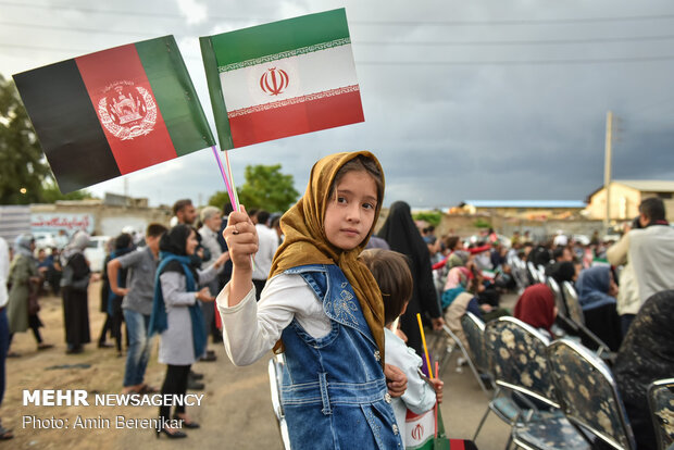 Iranians, Afghans celebrate unity in Shiraz