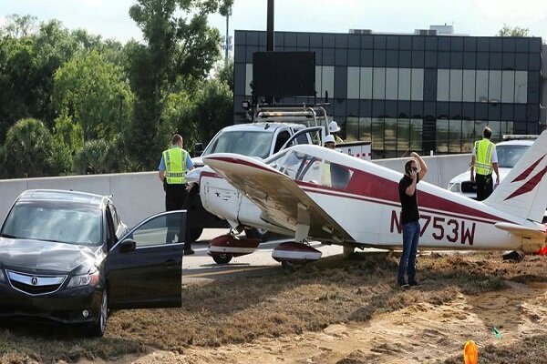 VIDEO: Emergency rush hour landing on Florida highway