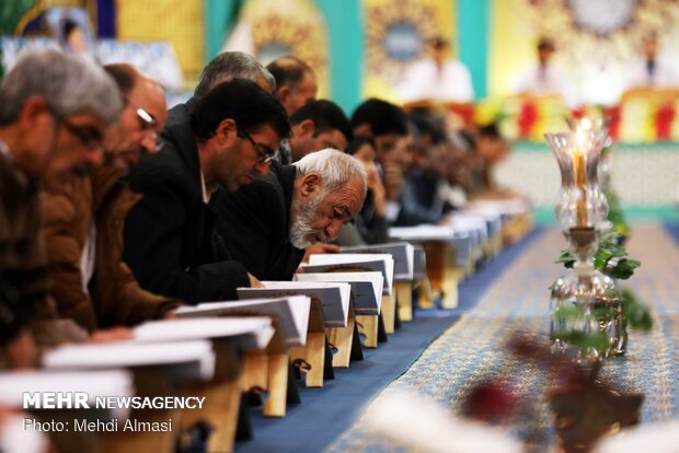 برگزاری مراسم جمع خوانی قرآن با رعایت فاصله گذاری در کرمان