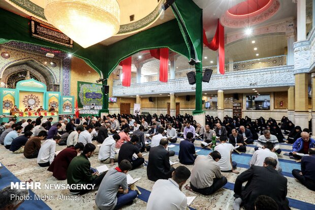 جمع خوانی قرآن کریم  در حسینیه  اعظم زنجان