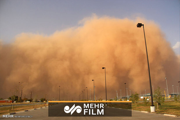 VIDEO: Sandstorm sweeps across Iranian city of Yazd