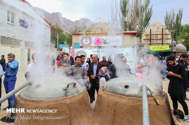 Damask rose festival in Yazd