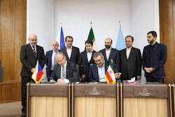 Iran, Czechia sign MoU to expand industrial cooperation