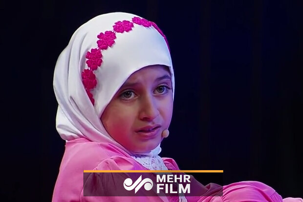 اجرای زیبای نقش دختر شهید غواص توسط یک کودک در برنامه عصر جدید