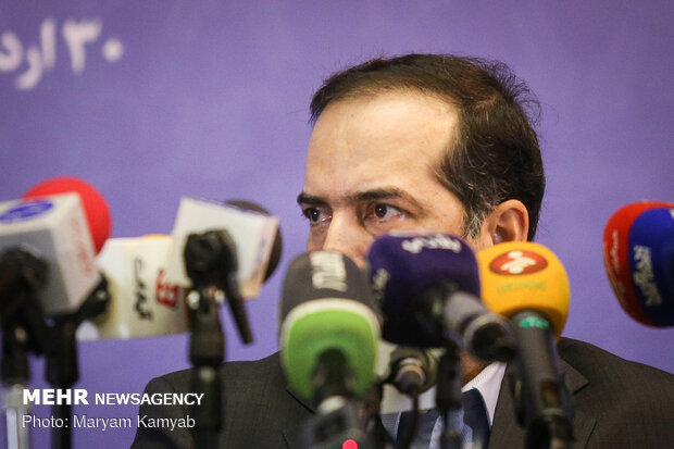 «شفافسازی» به سبک حسین انتظامی/ مرجع تشخیص پولهای مشکوک نیستیم