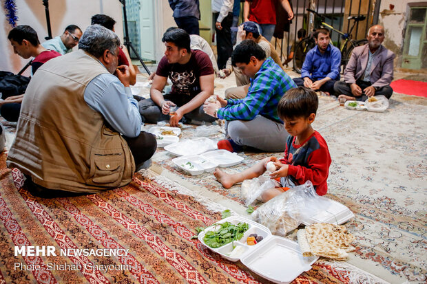 افطاری با طعم سادگی