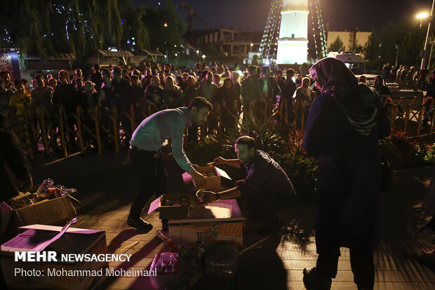 Iftar on Tehran's Nature bridge