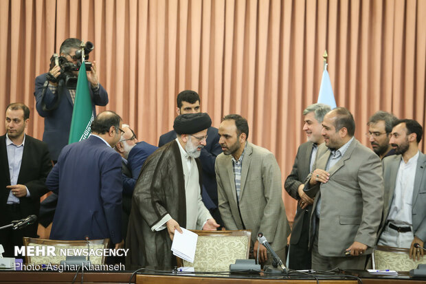 Judiciary chief meets with media directors