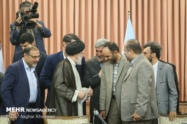 Judiciary chief meets with media directors