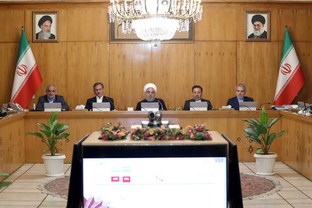 Iranian gov. approves bill to give 5-year residence to foreign investors