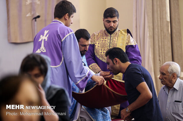 Armenian Diocese of Tehran commemorates anniv. demise of Imam Khomeini