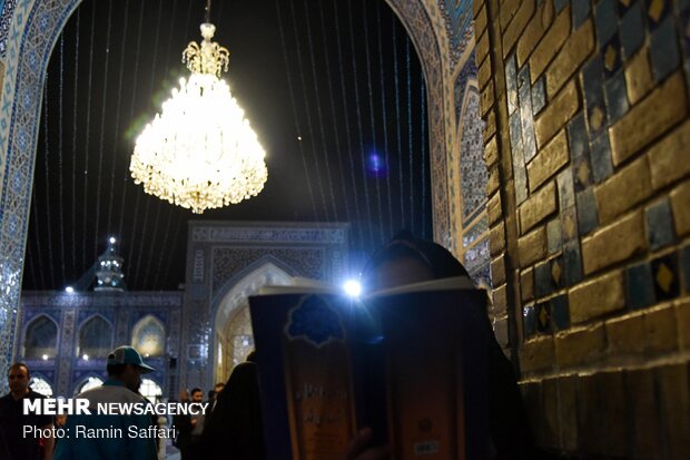 مراسم احیای شب نوزدهم ماه مبارک رمضان در حرم امام رضا (ع)