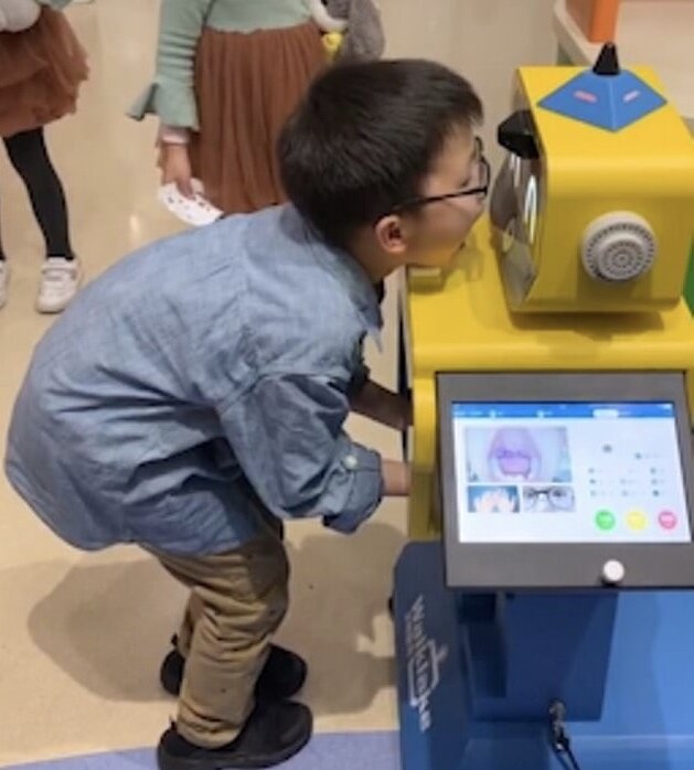 پرستار رباتیک سلامت کودکان را رصد می‌کند (+عکس)