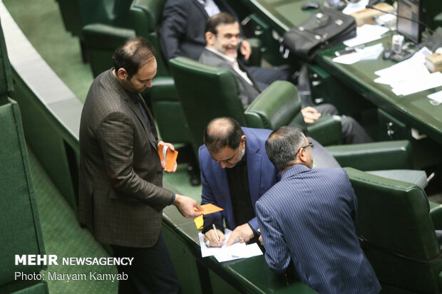 Lawmakers elect Parliament speaker, deputies 