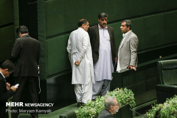Lawmakers elect Parliament speaker, deputies 