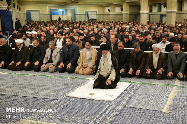 Mourning ceremony for Imam Ali (AS) with Leader in attendance