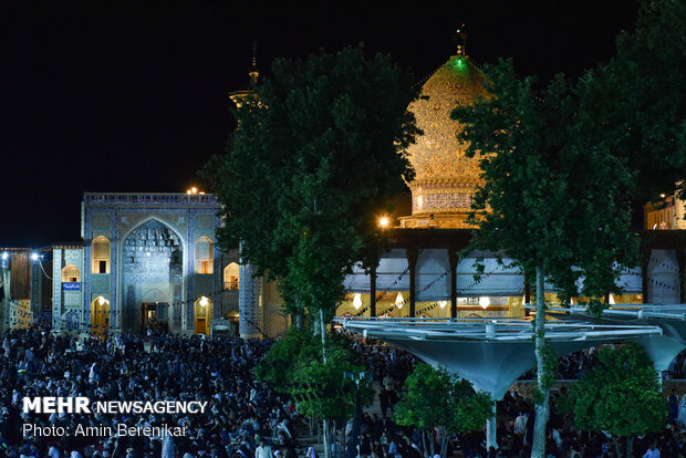 احياء آخر ليالي القدر في عتبة "شاهجراغ" المباركة