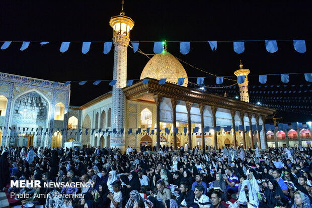 احياء آخر ليالي القدر في عتبة "شاهجراغ" المباركة