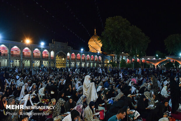 احياء آخر ليالي القدر في عتبة "شاهجراغ" المباركة