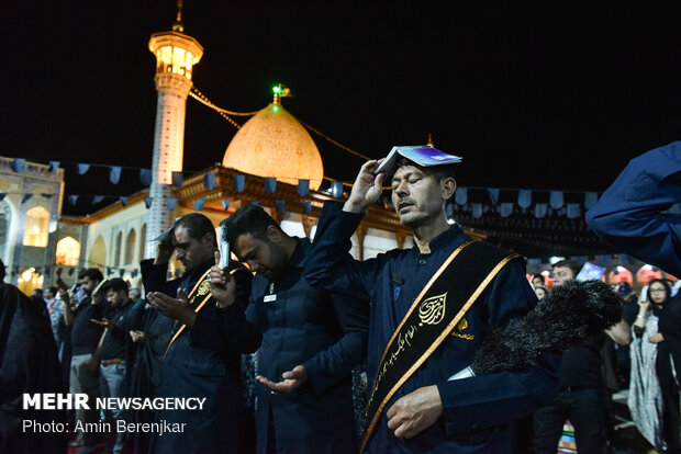 شیراز میں حضرت شاہچراغ کے حرم میں شب قدر کا اہتمام