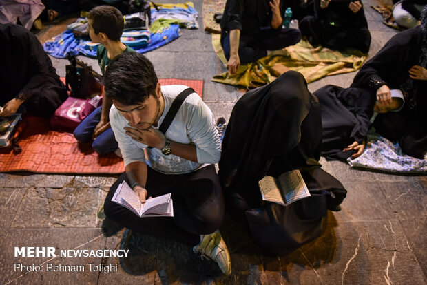 Laylat al-Qadr observed at Abd al-Aziz al-Hasani shrine