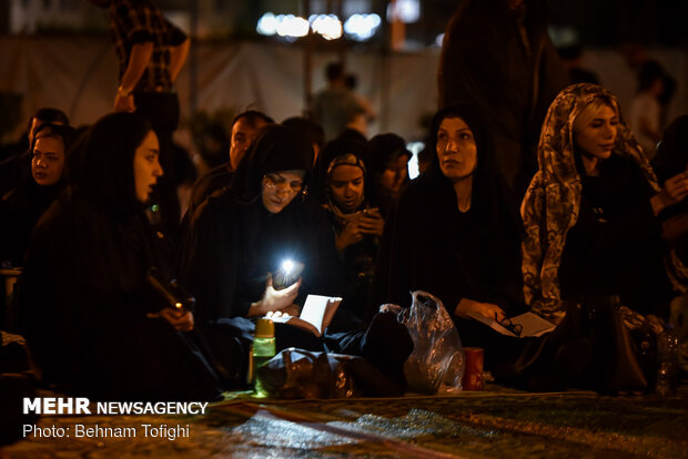 Laylat al-Qadr observed at Abd al-Aziz al-Hasani shrine