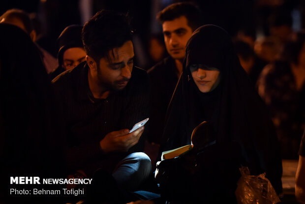 Laylat al-Qadr observed at Abd al-Aziz al-Hasani shrine