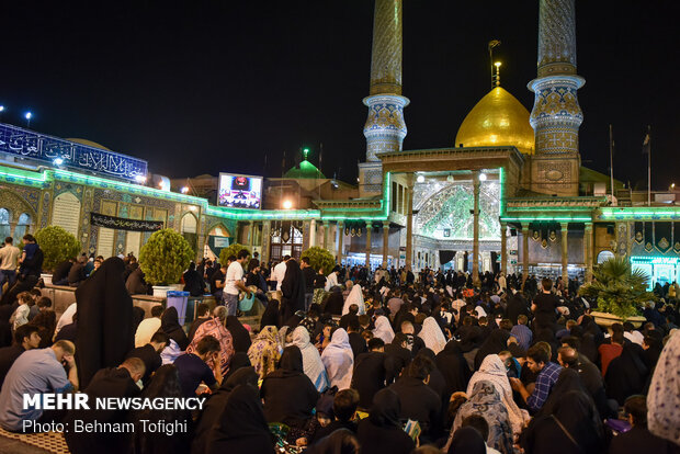 Laylat al-Qadr observed at Abd al-Aziz al-Hasani shrine