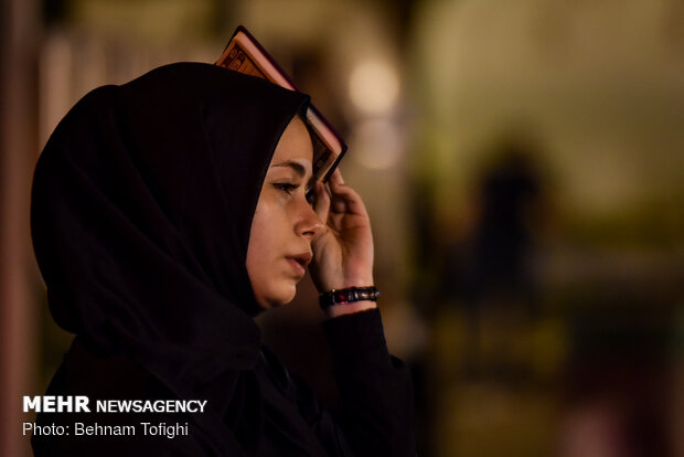 Laylat al-Qadr observed at Abd al-Aziz al-Hasani shrine