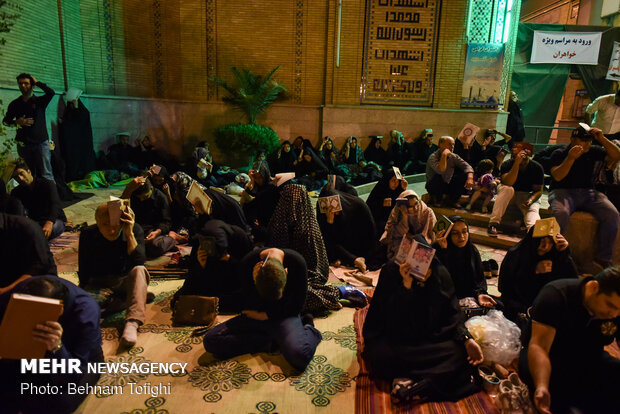 Laylat al-Qadr observed at Abd al-Aziz al-Hasani shrine