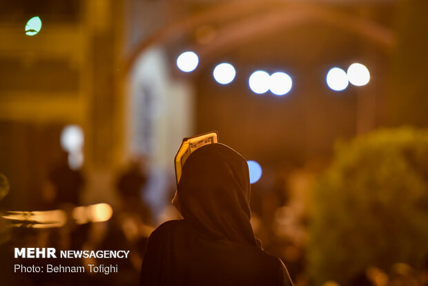 Laylat al-Qadr observed at Abd al-Aziz al-Hasani shrine