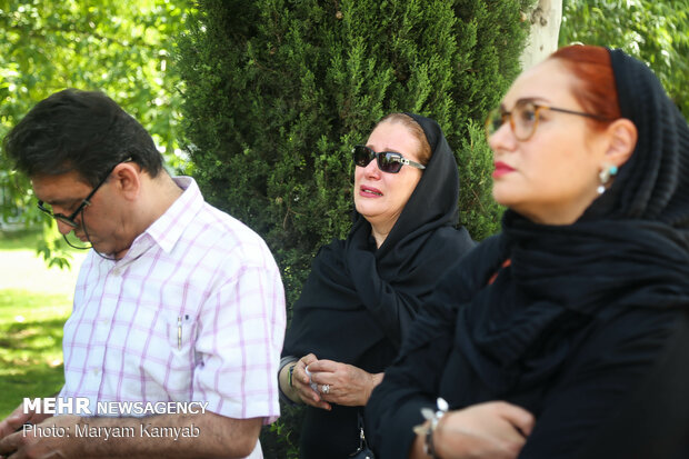 Artist community attends funeral of veteran voice actor Parviz Bahram