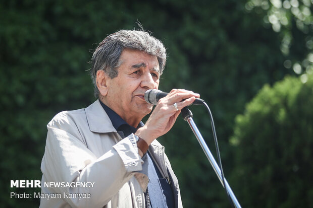 Artist community attends funeral of veteran voice actor Parviz Bahram