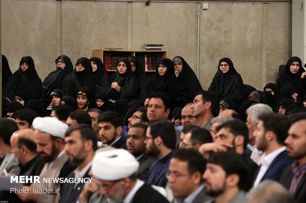 University professors, intellectuals and researchers meeting with Ayatollah Khamenei