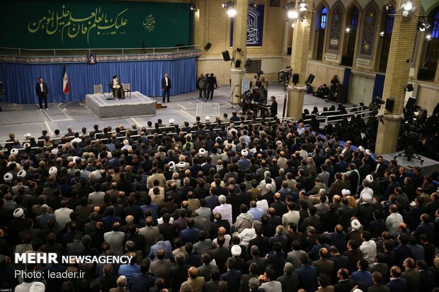 University professors, intellectuals and researchers meeting with Ayatollah Khamenei