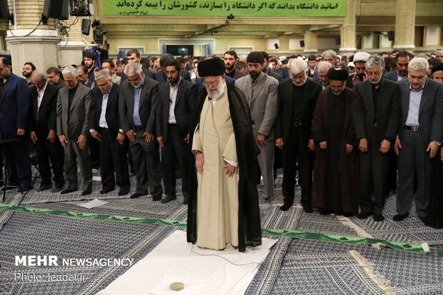 University professors, intellectuals and researchers meeting with Ayatollah Khamenei