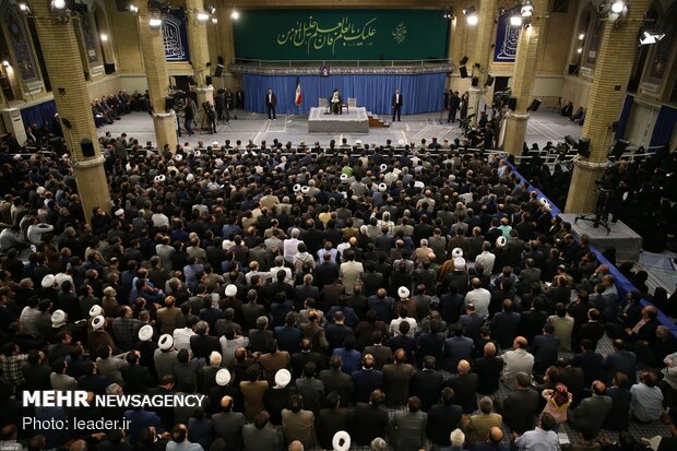 University professors, intellectuals and researchers meeting with Ayatollah Khamenei