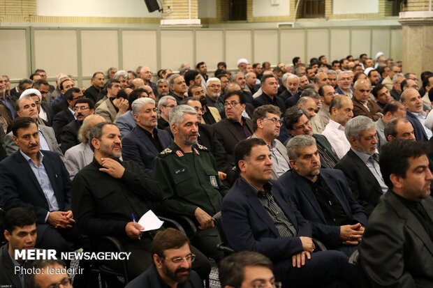 University professors, intellectuals and researchers meeting with Ayatollah Khamenei