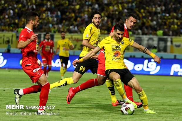 Sepahan vs. persepolis in Persian Gulf Pro League