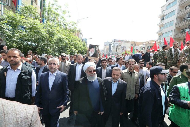 روحانی در راهپیمایی روز قدس شرکت کرد