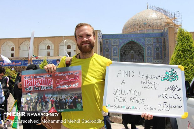 Tourists attend Quds Day rallies in Isfahan