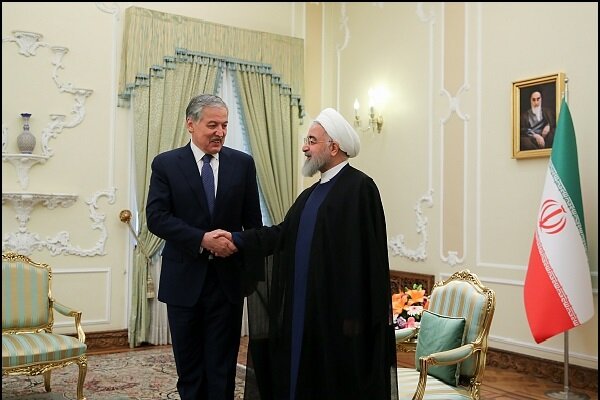 Pres. Rouhani, Tajik FM meet in Tehran
