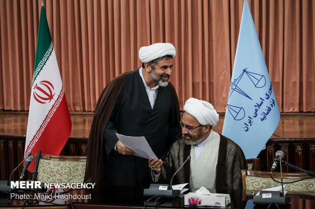 Judiciary chief receives attorneys 