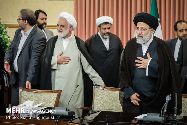 Judiciary chief receives attorneys 