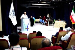 نشست تخصصی هنرمندان با محوریت قرآن و هنر در بوشهر برگزار شد