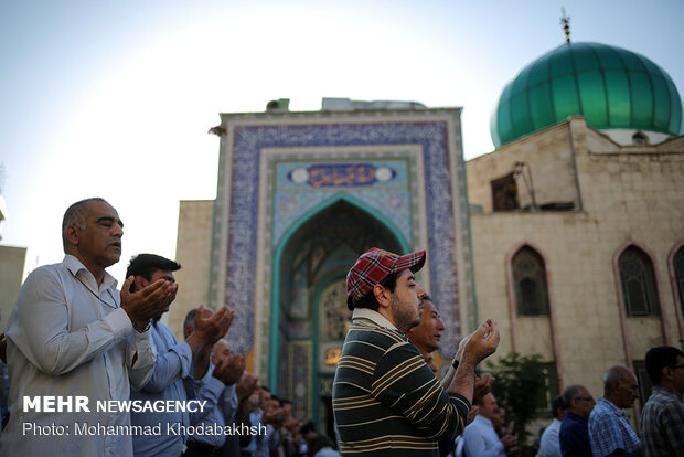 اقامه نماز عید فطر در مسجد النبی (ص) ولنجک