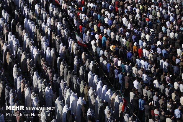 Eid al-Fitr prayers in Hamedan prov.