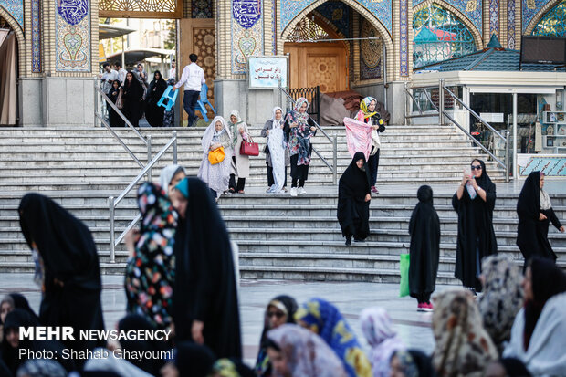 Tahran'ın İmam Zadeh Saleh Türbesi'nde Bayram Namazı 