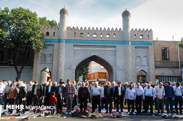 Tebriz kentinde Bayram namazı coşkusu